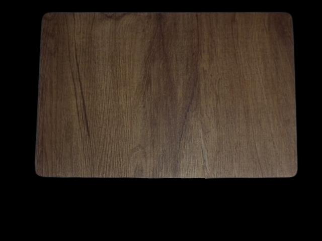 Set de table plastique aspect bois de chêne foncé