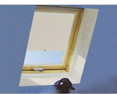 Store occultant beige pour fenêtre de toit Velux C
