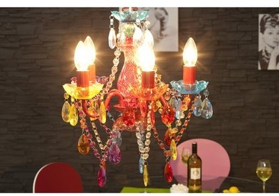 Lustre à 5 branches de design baroque en acrylique