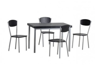 Table de cuisine et 4 chaises