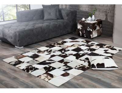 Tapis design en peau de vache patchwork marron blanc Tapis design en peau de vache