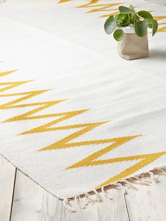 Tapis tissé zig-zag réversible ecru ocre Tapis tissé zig-zag réversible