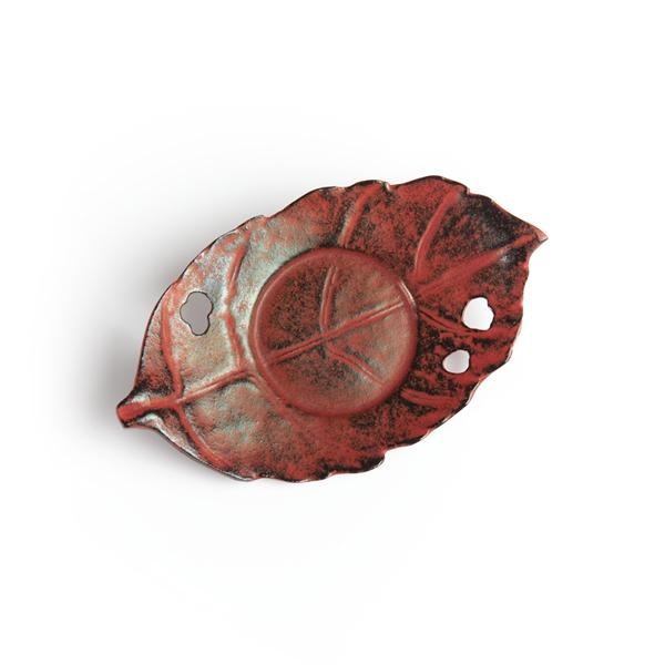 SOUS-TASSE PETITE FEUILLE ROUGE.