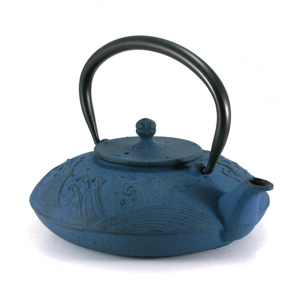 Théière bleue japonaise en fonte. Nami