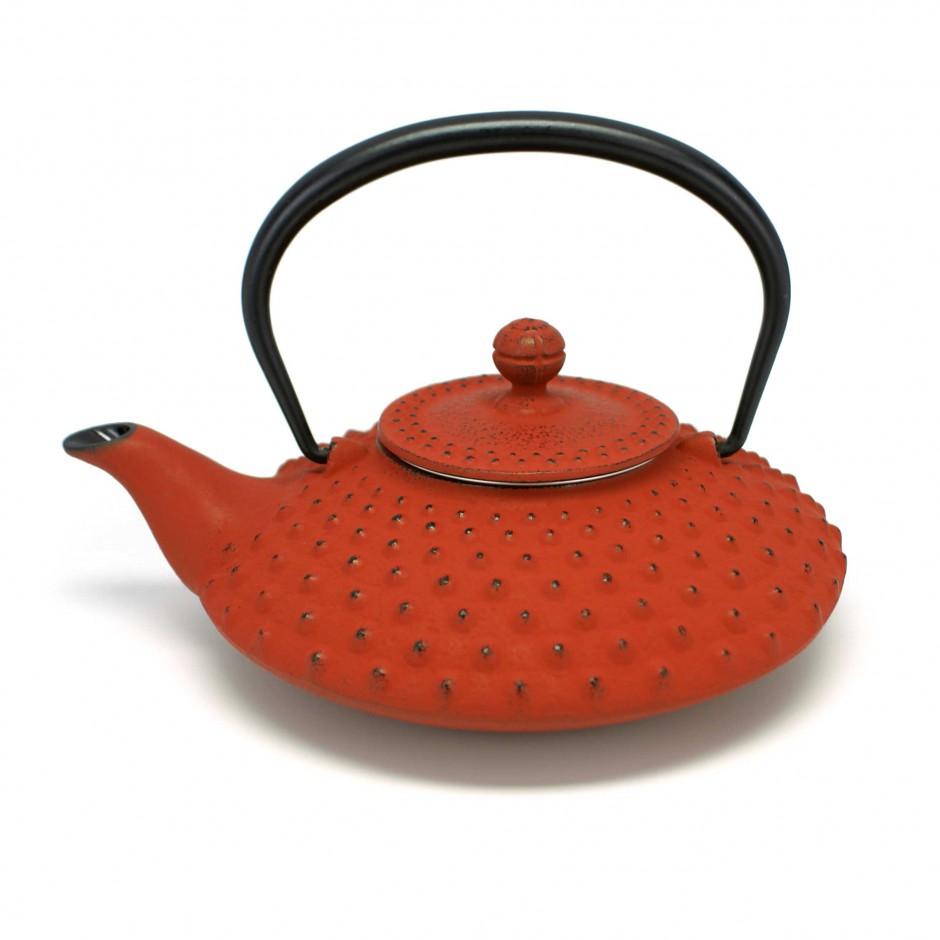 Théière rouge japonaise en fonte. Iwachu 0.5 lt. K