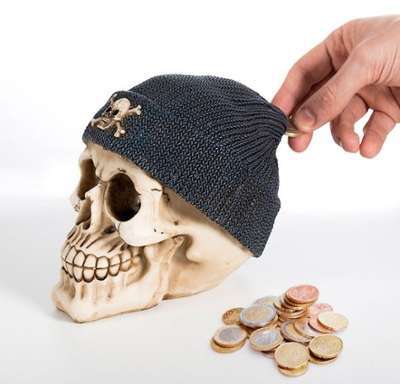 Tirelire Tête de Mort avec Bonnet de Pirate
