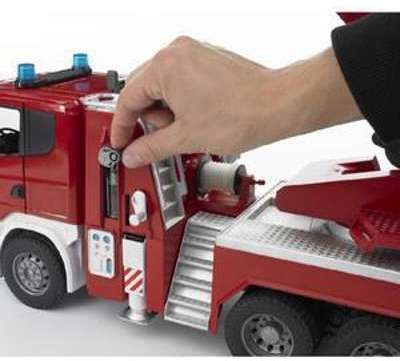 Camion de Pompier Scania avec Echelle + Pompe/Eau