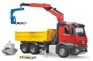 NOUVEAU - Camion benne MB Arocs avec grue - Bruder